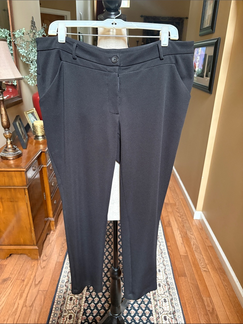 Mossimo Women’s Cropped Black Dress Pants